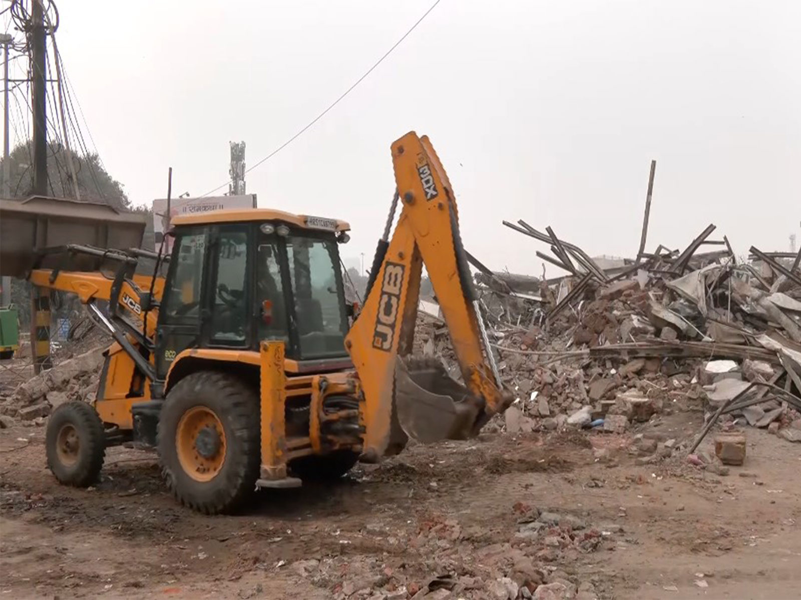 Demolition Drive in Delhi (Photo/ANI) Demolition Drive in Delhi (Photo/ANI)