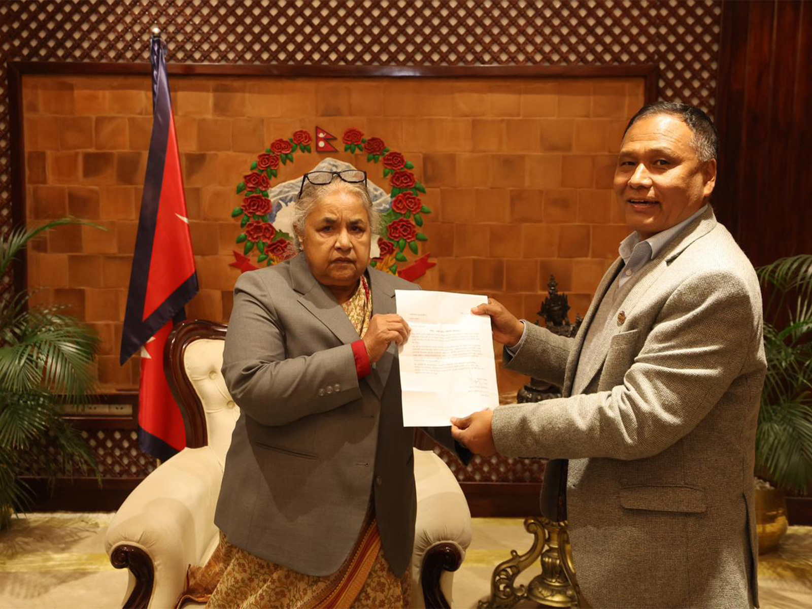 Kulman Ghising submitting his resignation to Interim Prime Minister Sushila Karki (Photo/ Nepal PMO)