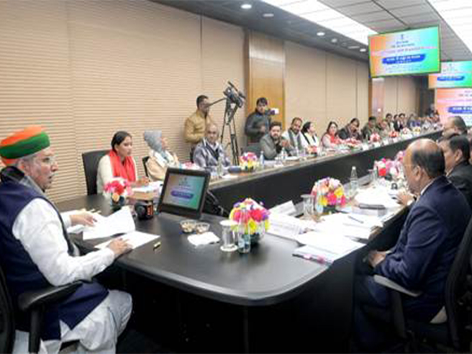 Meeting of the 14th edition of ‘Hindi Salahkar Samiti’ at Dr Ambedkar International Centre (Photo/ PIB)