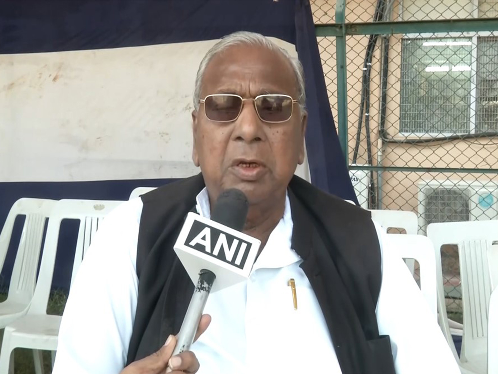 Congress leader V Hanumantha Rao (Photo/ANI) Congress leader V Hanumantha Rao (Photo/ANI)