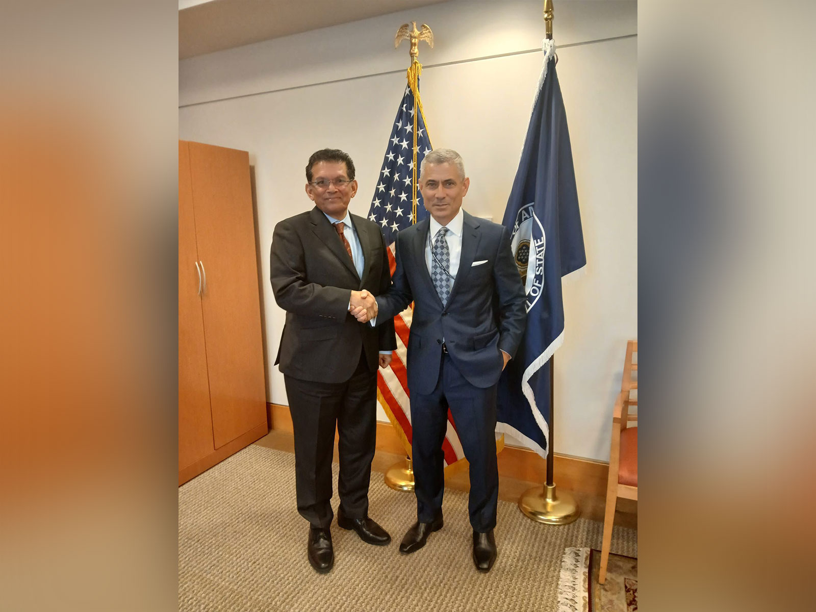 Bangladesh NSA Khalilur Rahman with Paul Kapur, Assistant Secretary of State (Photo: X@ChiefAdviserGoB) Bangladesh NSA Khalilur Rahman with Paul Kapur, Assistant Secretary of State (Photo: X@ChiefAdviserGoB)