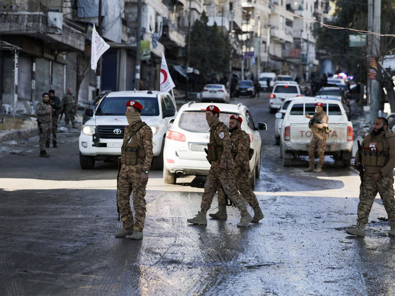 Military police personnel walk after an agreement between the Syrian government and the Syrian Democratic Forces (SDF) collapsed. (Photo/Reuters) Military police personnel walk after an agreement between the Syrian government and the Syrian Democratic Forces (SDF) collapsed. (Photo/Reuters)
