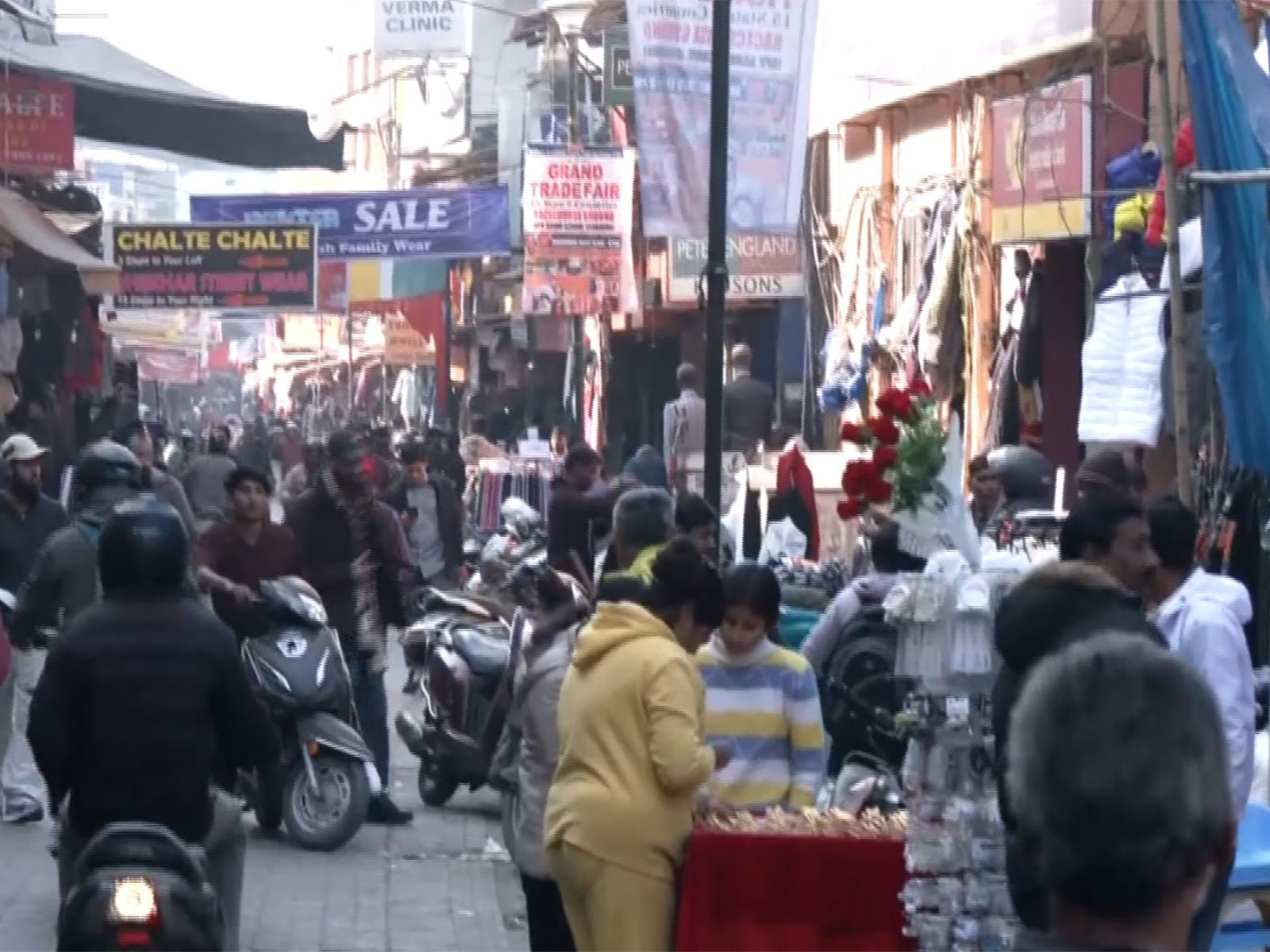 Market functioning as usual during Bandh in Dehradun (Photo/ANI)