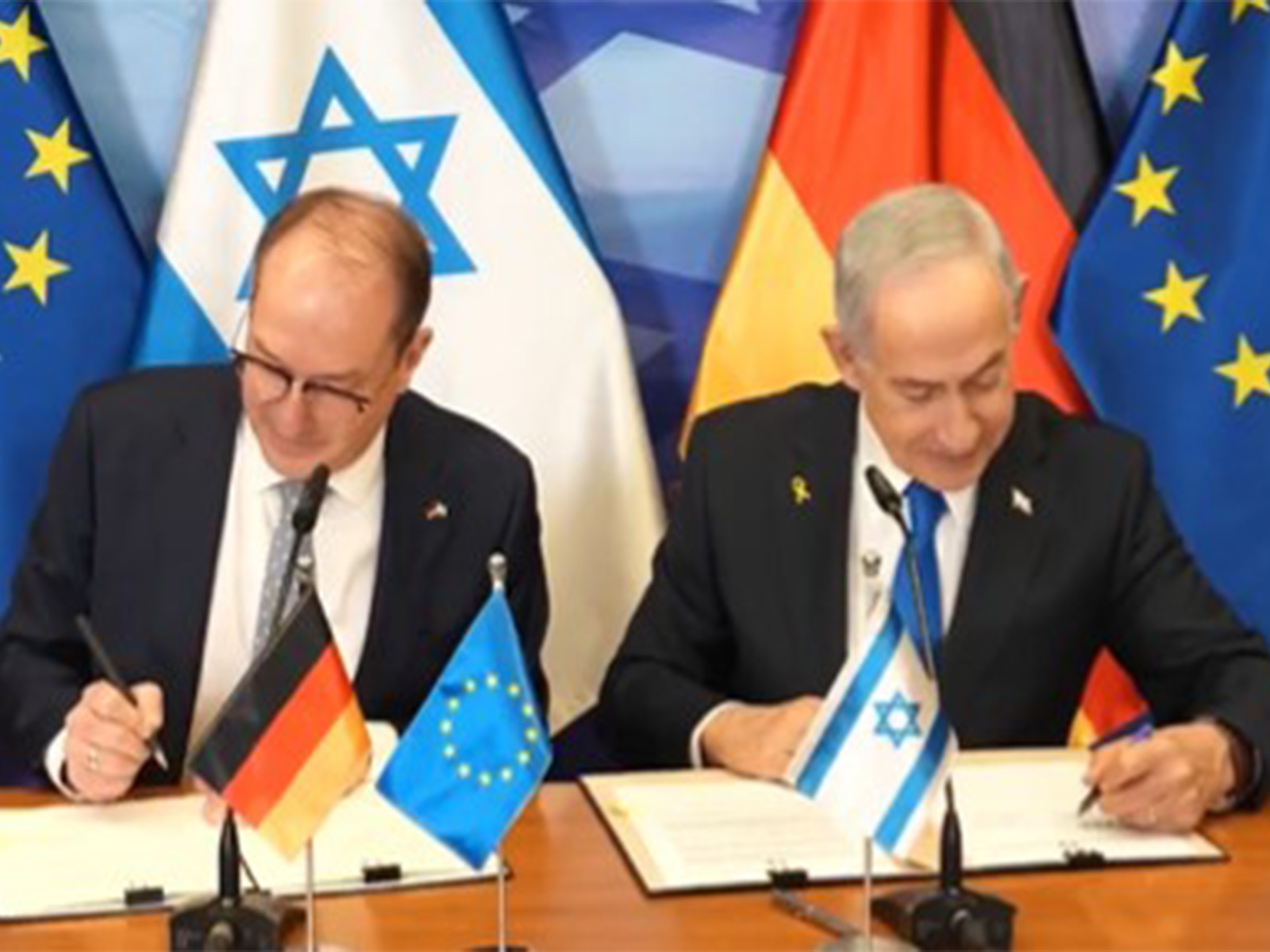 Prime Minister Benjamin Netanyahu and visiting German Interior Minister Alexander Dobrindt signs joint declaration (Photo/X@netanyahu)