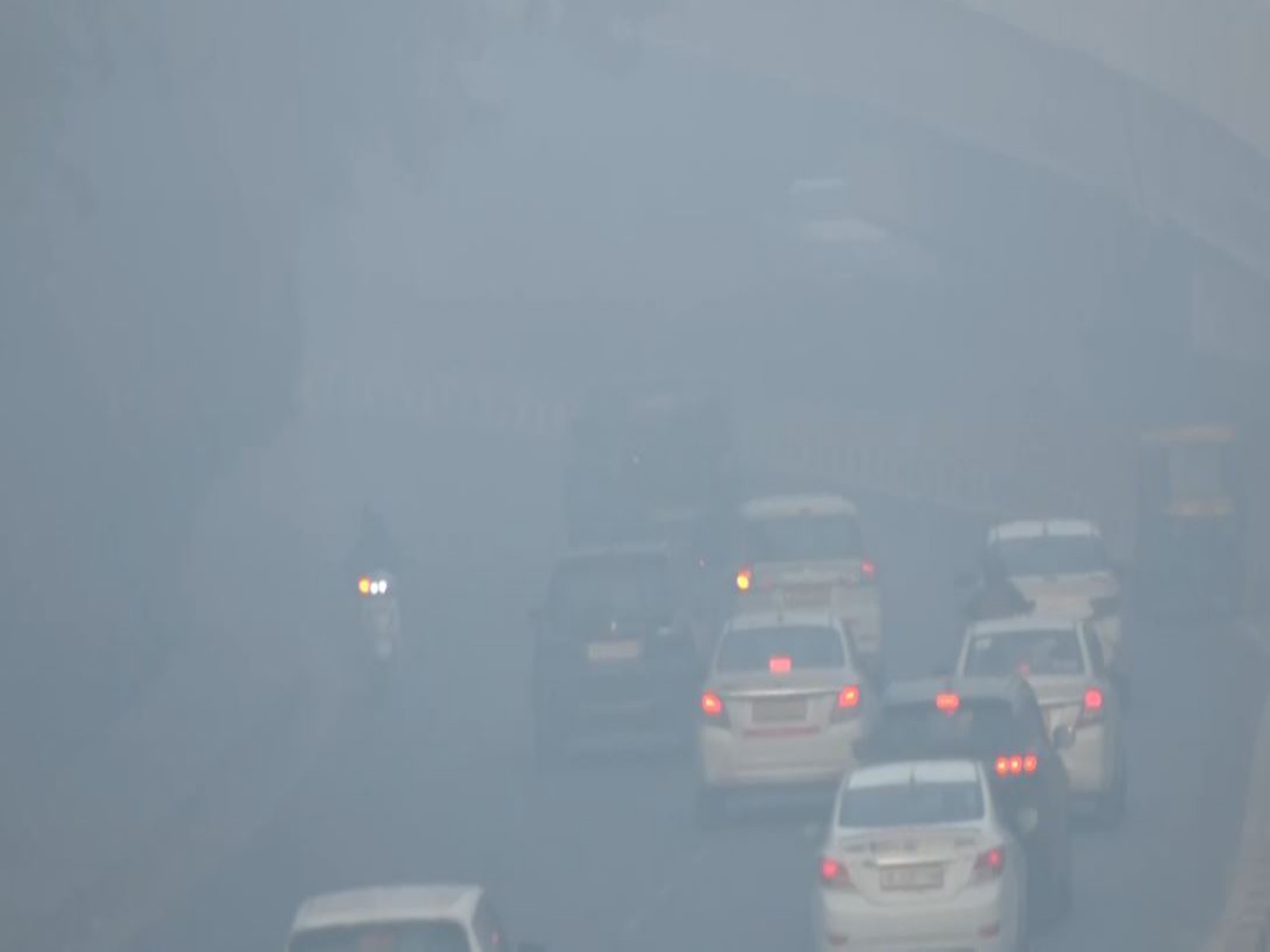 Motorists face a foggy morning at Subroto Park in Delhi (Photo/ANI) Motorists face a foggy morning at Subroto Park in Delhi (Photo/ANI)
