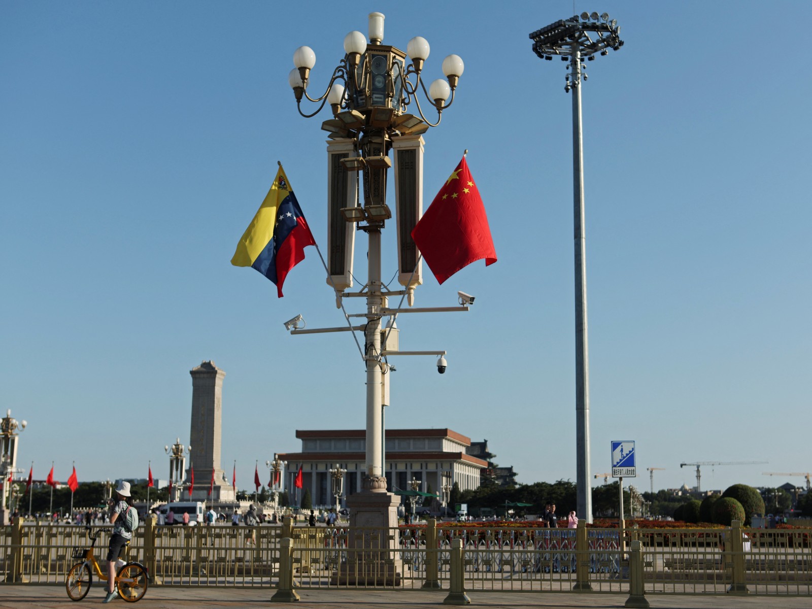Flags of Venezuela and China flutter over Tiananmen Square (File photo/Reuters)
