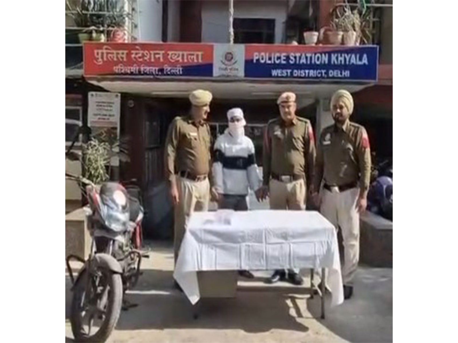 Arrested individual of 'Operation Gang Bust 2026', Delhi  (Photo/ANI)