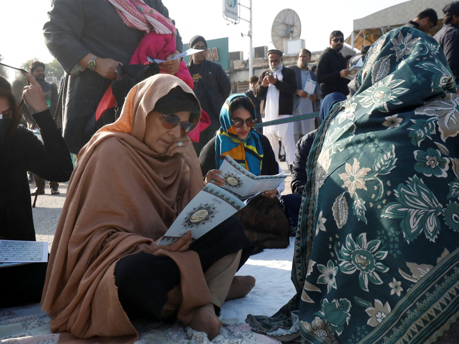 Former Pakistan PM Imran Khan's sisters (File photo/Reuters)