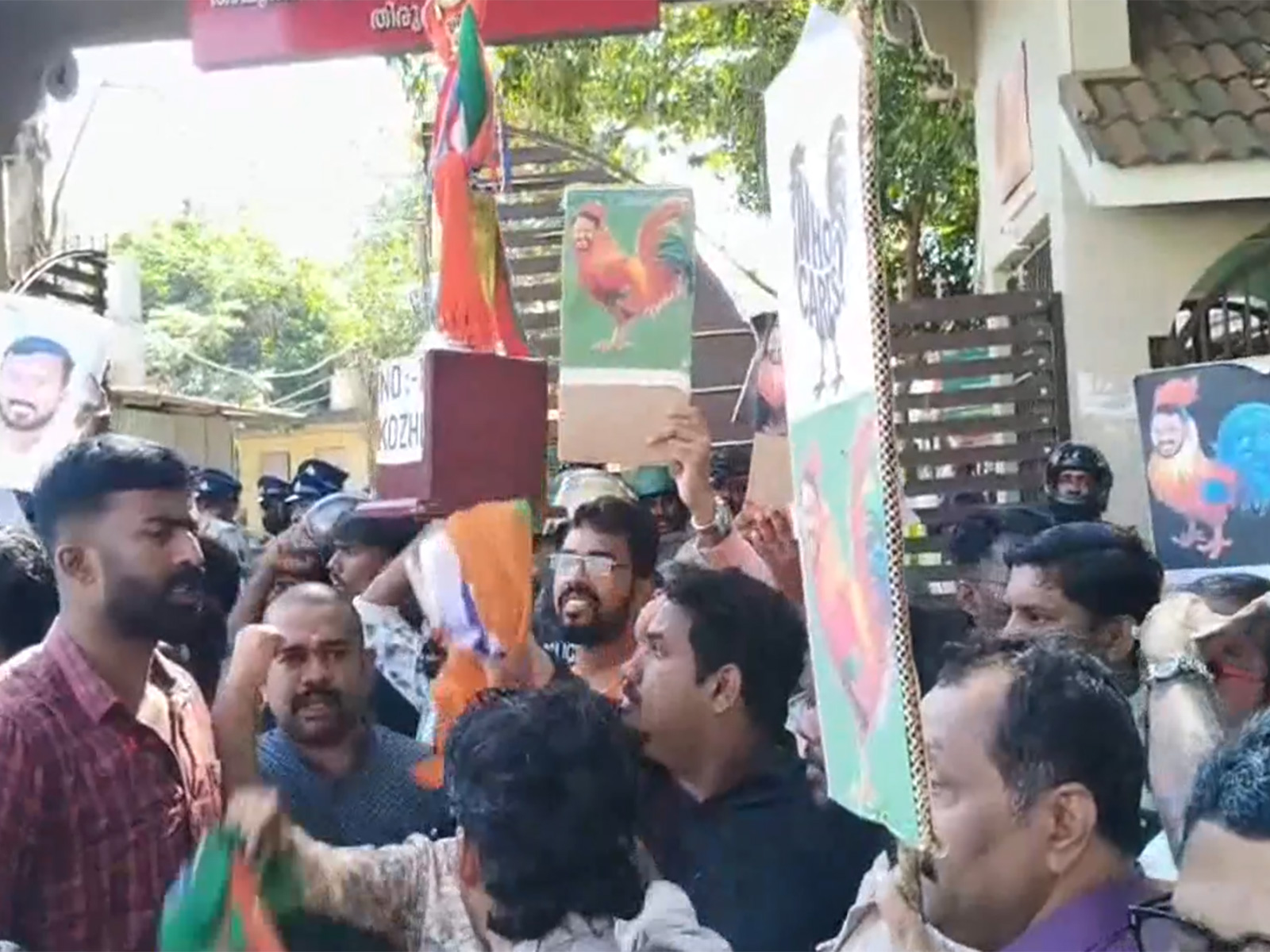 Kerala political youth organisations protest outside Court (Photo/ANI) Kerala political youth organisations protest outside Court (Photo/ANI)