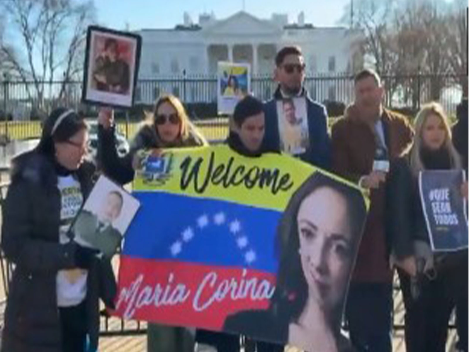 Supporter gathers outside White House ahead of María Corina Machado and Donald Trump meeting. (Photo/ANI)