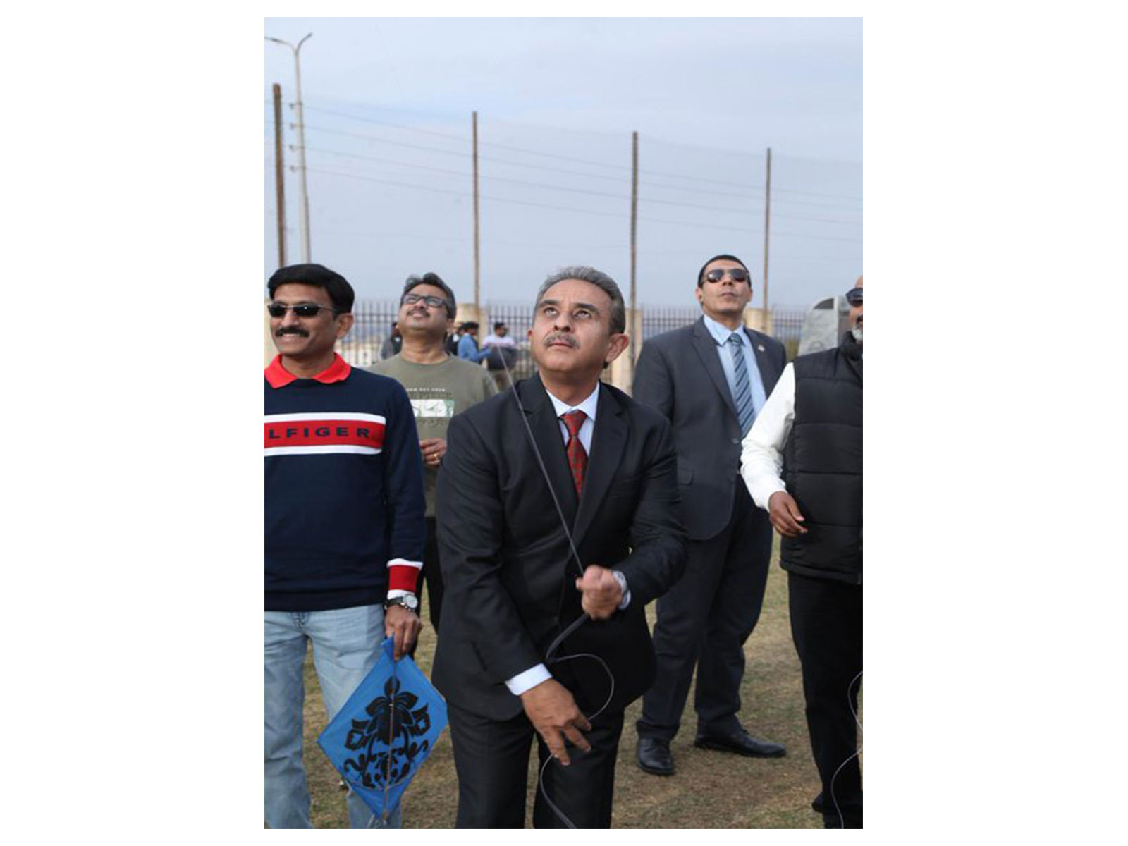 Union Minister of State for External Affairs Kirti Vardhan Singh flying kites (Photo/@KVSinghMPGo)nda)
