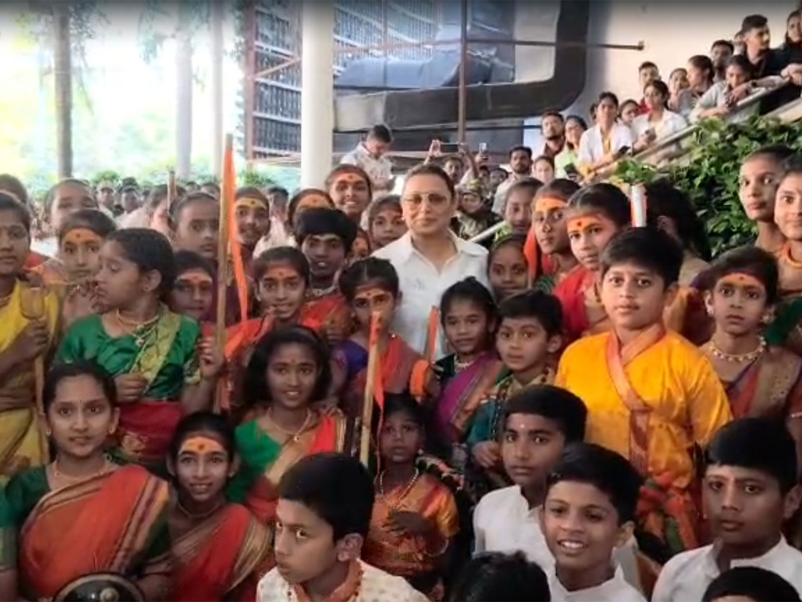 Rani Mukerji with young fans (Photo/ANI)