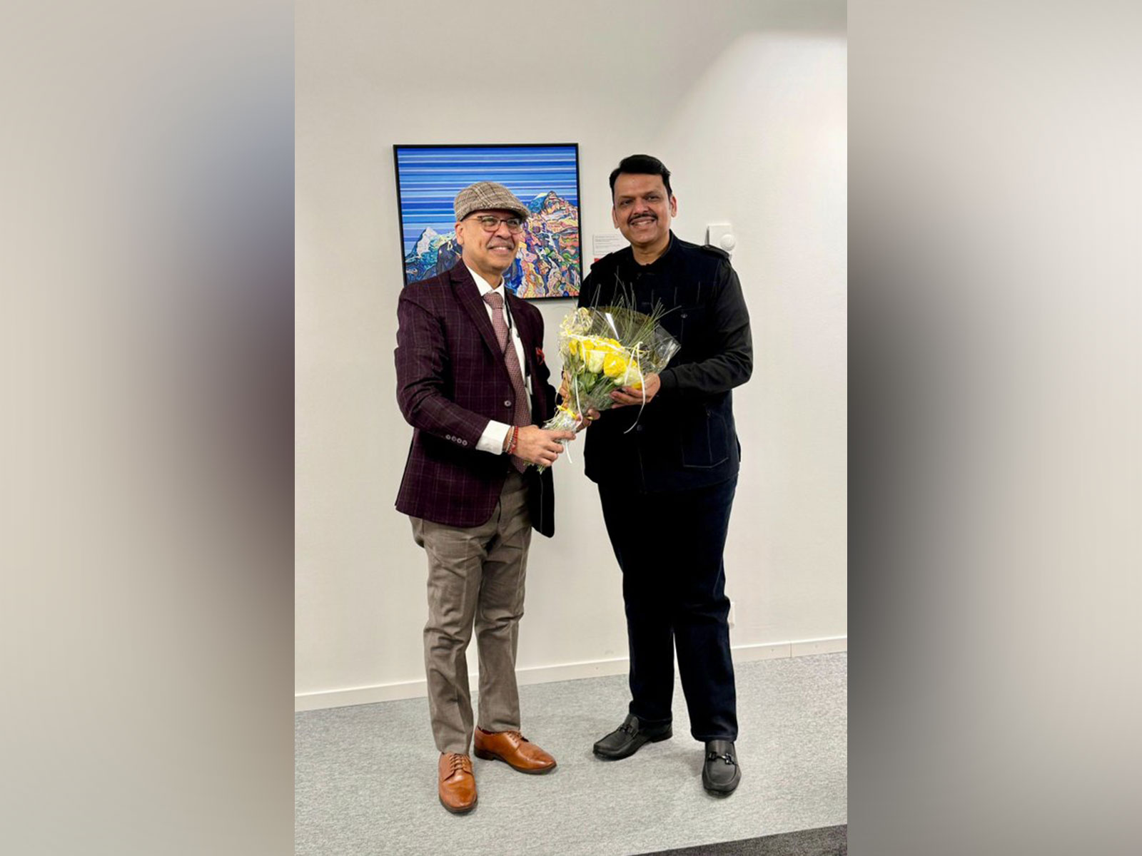 Indian Ambassador to Switzerland Mridul Kumar extended a warm welcome to CM Devendra Fadnavis as he landed at Zurich, Switzerland. (Photo/@CMOMaharashtra)