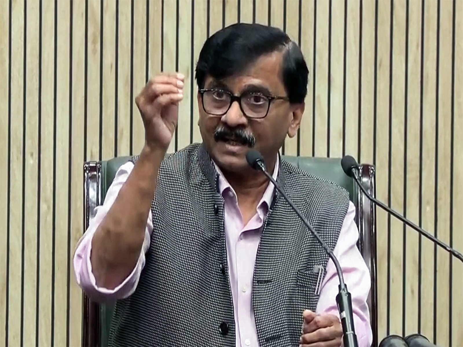 Shiv Sena (UBT) leader Sanjay Raut (Photo/ANI) Shiv Sena (UBT) leader Sanjay Raut (Photo/ANI)