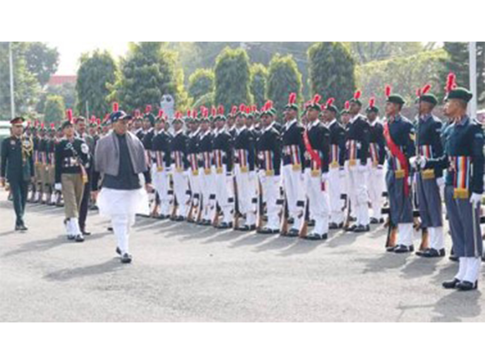 Defence Minister Rajnath Singh with NCC cadets. (Photo/Ministry of Defence)