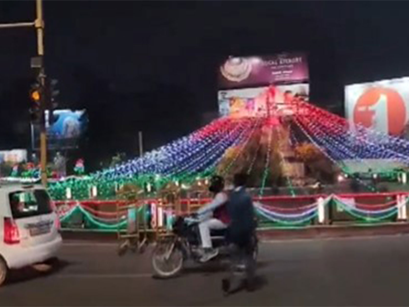 Lucknow's Chauraha lit up ahead of Republic Day (Photo/ANI)