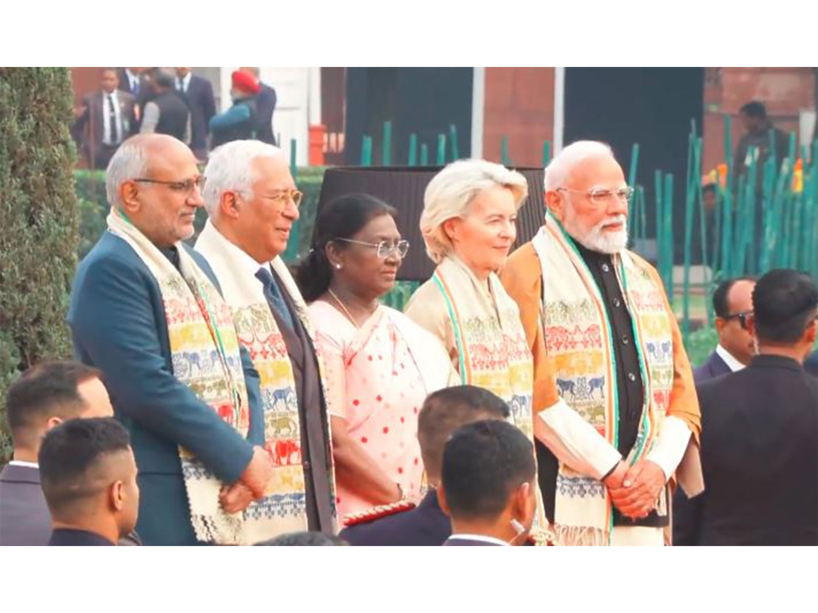 (L-R) Vice President C P Radhakrishnan, European Council President António Costa, Indian President  Droupadi Murmu and European Commission President Ursula von der Leyen, Indian Prime Minister Narendra Modi (Photo/ANI)