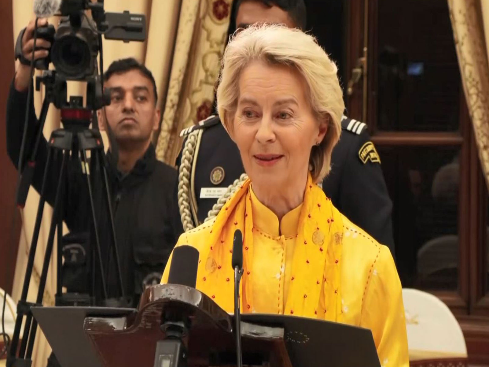 European Commission President Ursula von der Leyen addresses a banquet hosted in her honour at Rashtrapati Bhavan. (Photo/ANI) European Commission President Ursula von der Leyen addresses a banquet hosted in her honour at Rashtrapati Bhavan. (Photo/ANI)