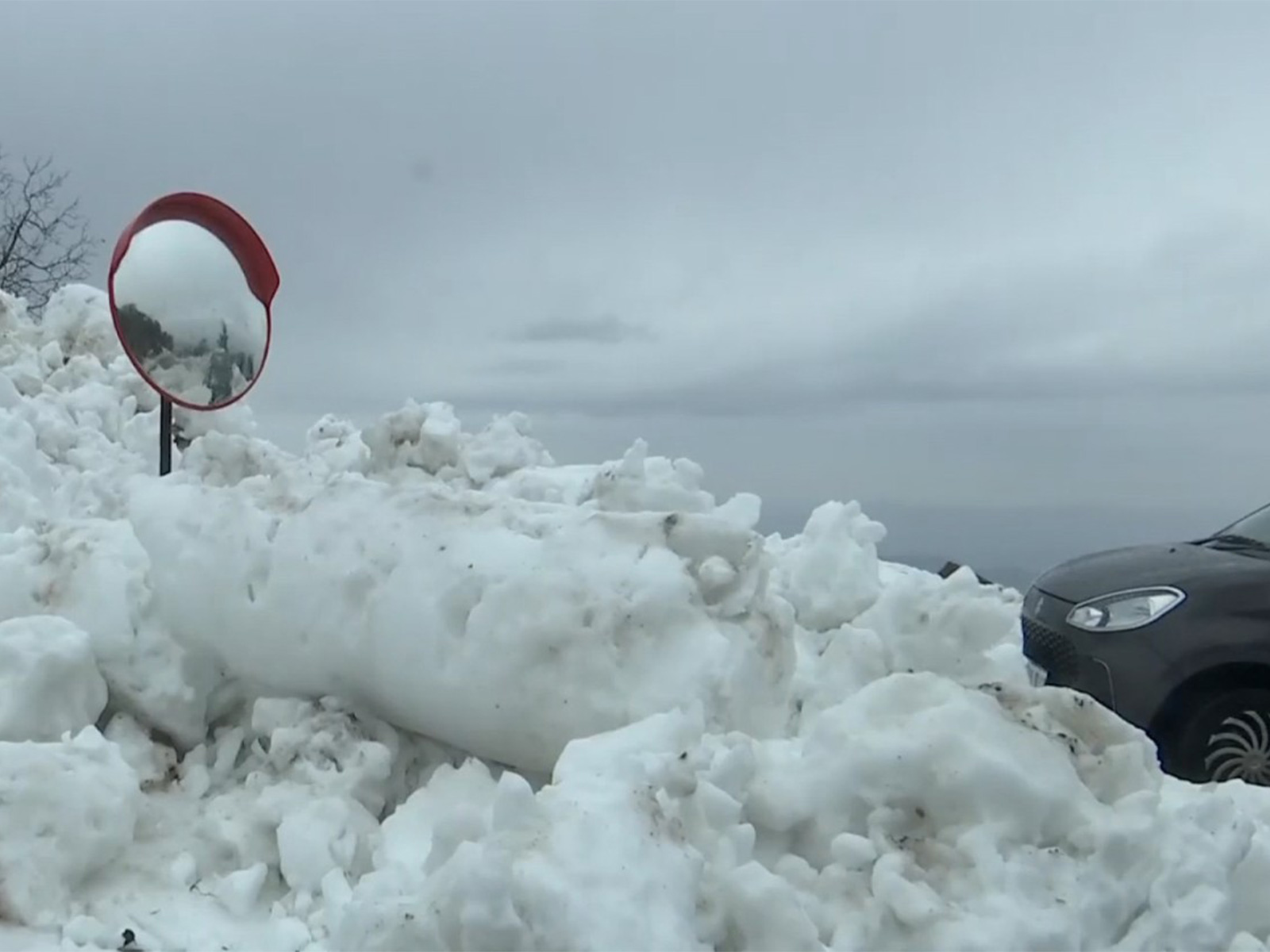 Heavy Snowfall in Kotranka Sub-Division & Pir Panjal Range (Photo/ANI)