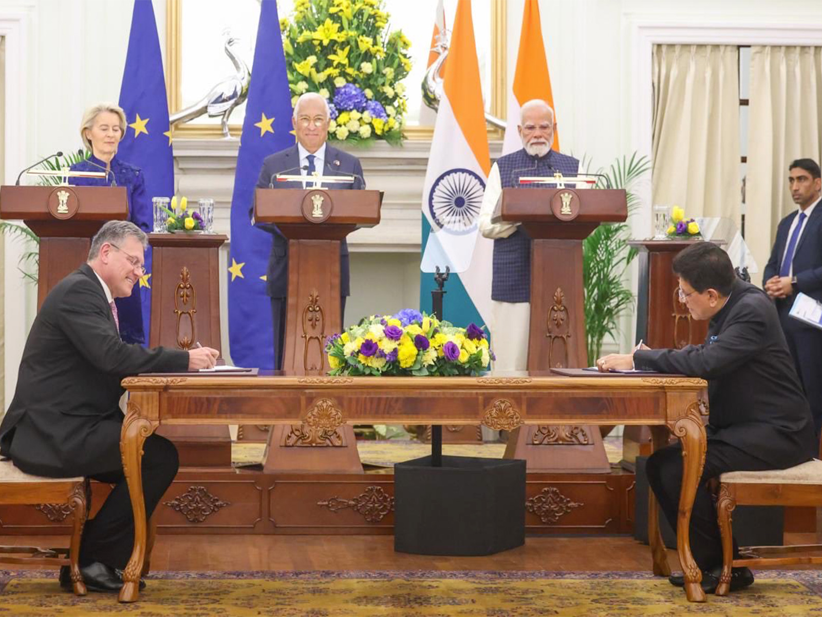 Exchange of documents after conclusion of negotiations of Indi-EU FTA (Photo/ANI)