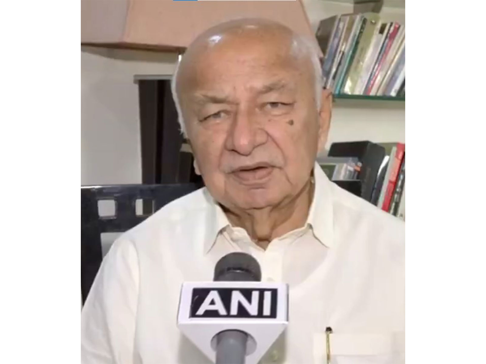 Congress leader Sushil Kumar Shinde (Photo: ANI)