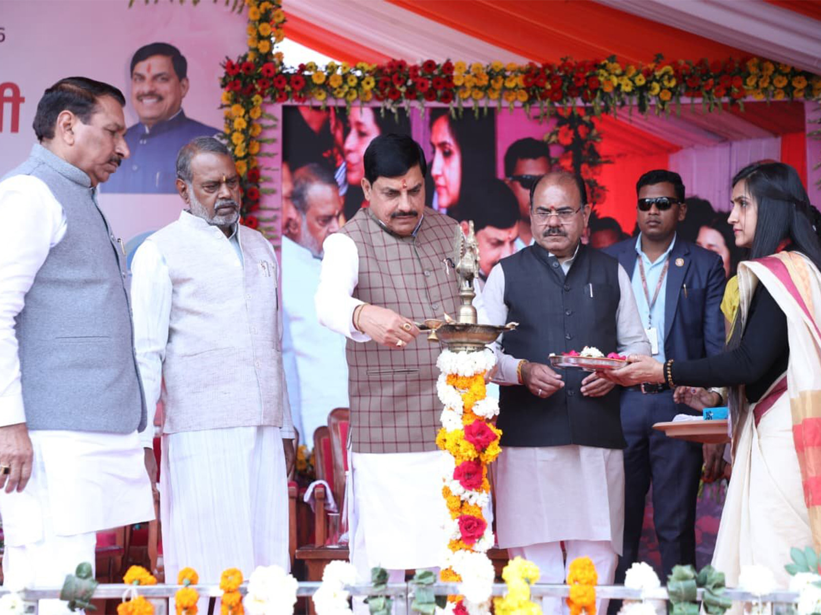 MP CM Mohan Yadav inaugurating state-level flower exhibition (Photo/ X @CMMadhyaPradesh) MP CM Mohan Yadav inaugurating state-level flower exhibition (Photo/ X @CMMadhyaPradesh)