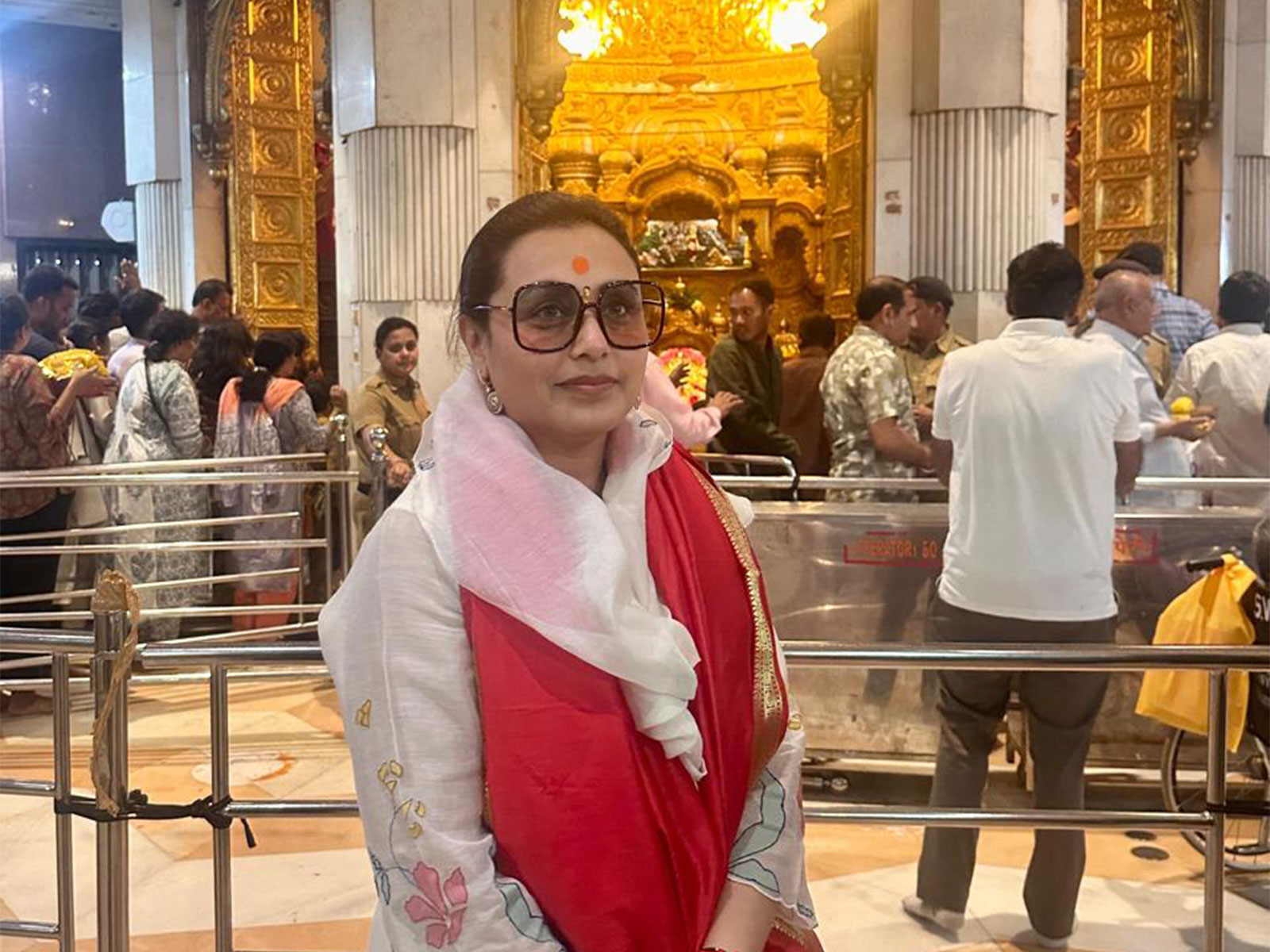 Rani Mukerji at Siddhivinayak Temple (Photo/YRF)