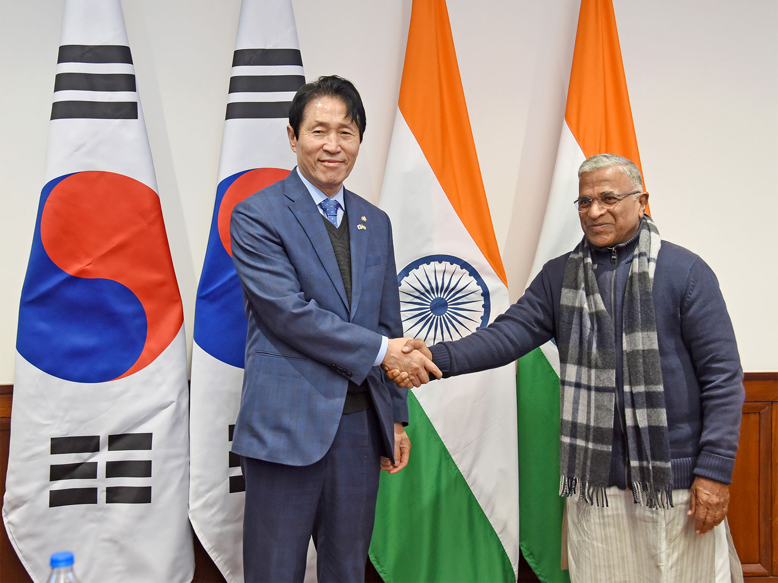 Parliamentary delegation from Korea calls on Rajya Sabha Deputy Chairman Harivansh (Photo/PIB)
