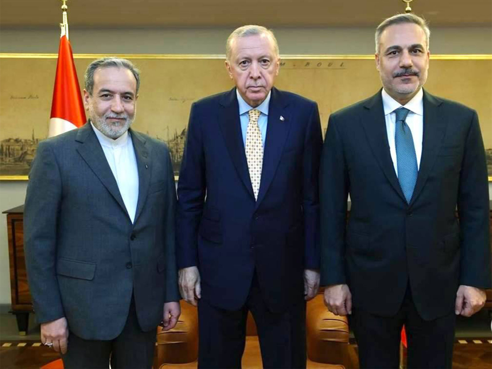 Iran’s Foreign Minister Seyed Abbas Araghchi with Turkish President Recep Tayyip Erdoğan and Foreign Minister Hakan Fidan (Photo: X@araghchi)
