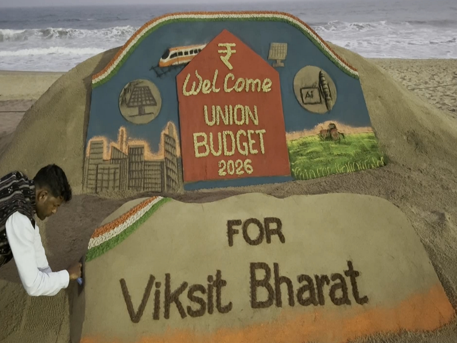 Sand Artist Sudarsan Pattnaik (Photo/ANI) Sand Artist Sudarsan Pattnaik (Photo/ANI)