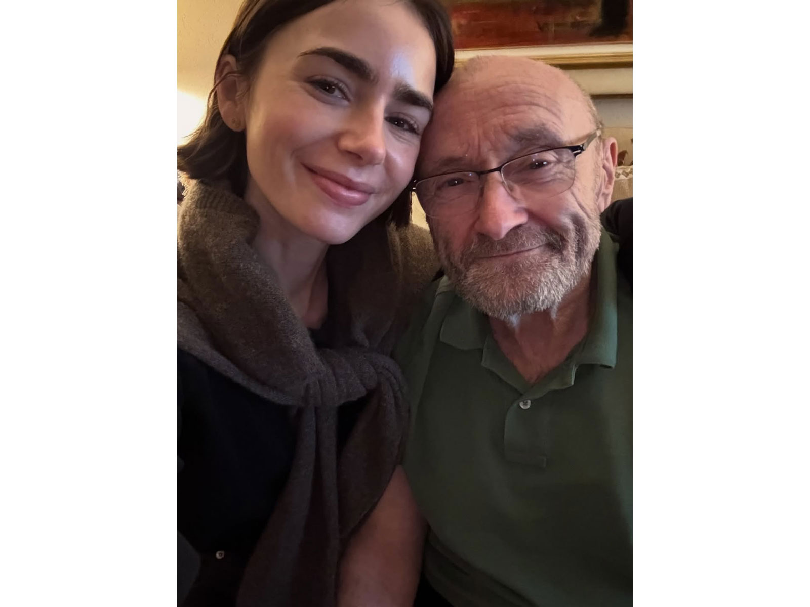Lily Collins with dad Phil collins (Photo/instagram/@lilyjcollins) Lily Collins with dad Phil collins (Photo/instagram/@lilyjcollins)