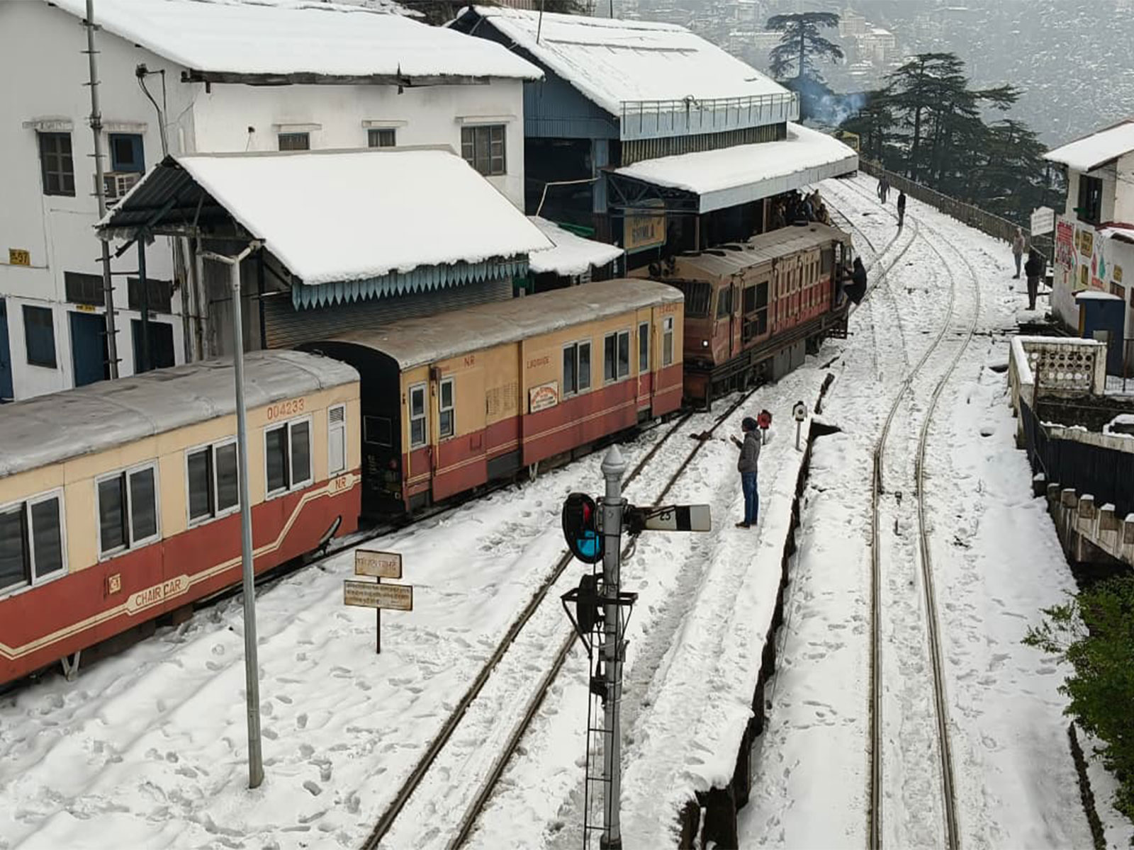 Visuals of snow covered regions in Himachal Pradesh (Photo/ANI) Visuals of snow covered regions in Himachal Pradesh (Photo/ANI)