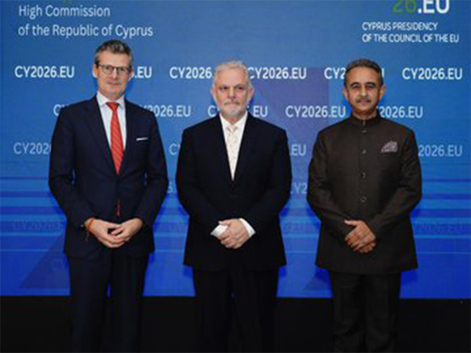 MoS Kirti Vardhan Singh with High Commissioner of Republic of Cyprus to India Evagoras Vryonides (Photo/@KVSinghMPGonda) MoS Kirti Vardhan Singh with High Commissioner of Republic of Cyprus to India Evagoras Vryonides (Photo/@KVSinghMPGonda)