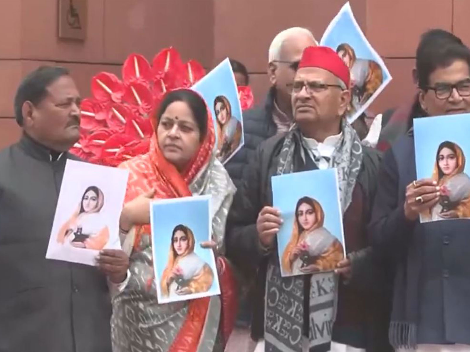 Samajwadi Party MPs protest outside Parliament (Photo/ANI) Samajwadi Party MPs protest outside Parliament (Photo/ANI)