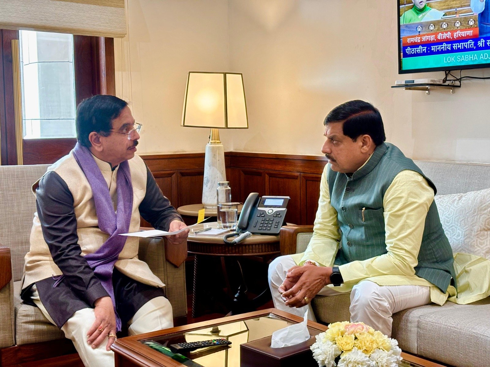 Union Minister Pralhad Joshi (L) and CM Mohan Yadav (R) (Photo/ X @JoshiPralhad)
