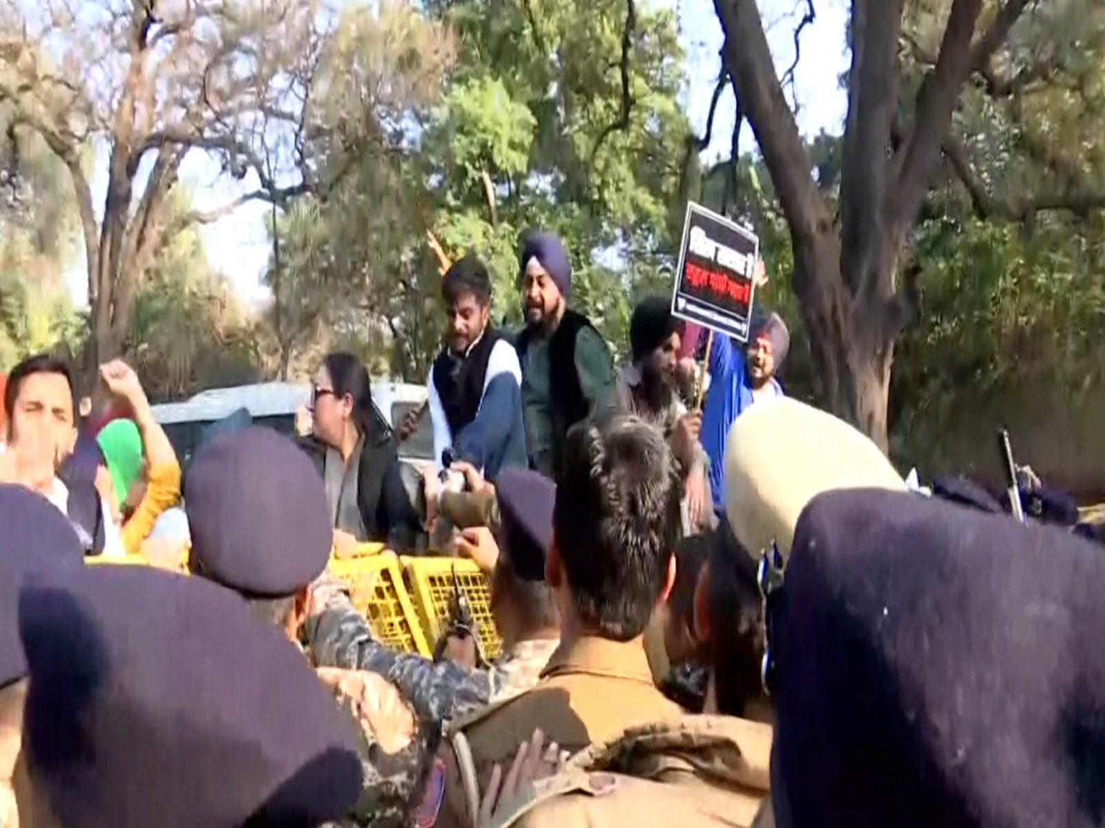 BJP protests Rahul Gandhi’s ‘Traitor’ comment on Minister Ravneet Singh Bittu (Photo/ANI)