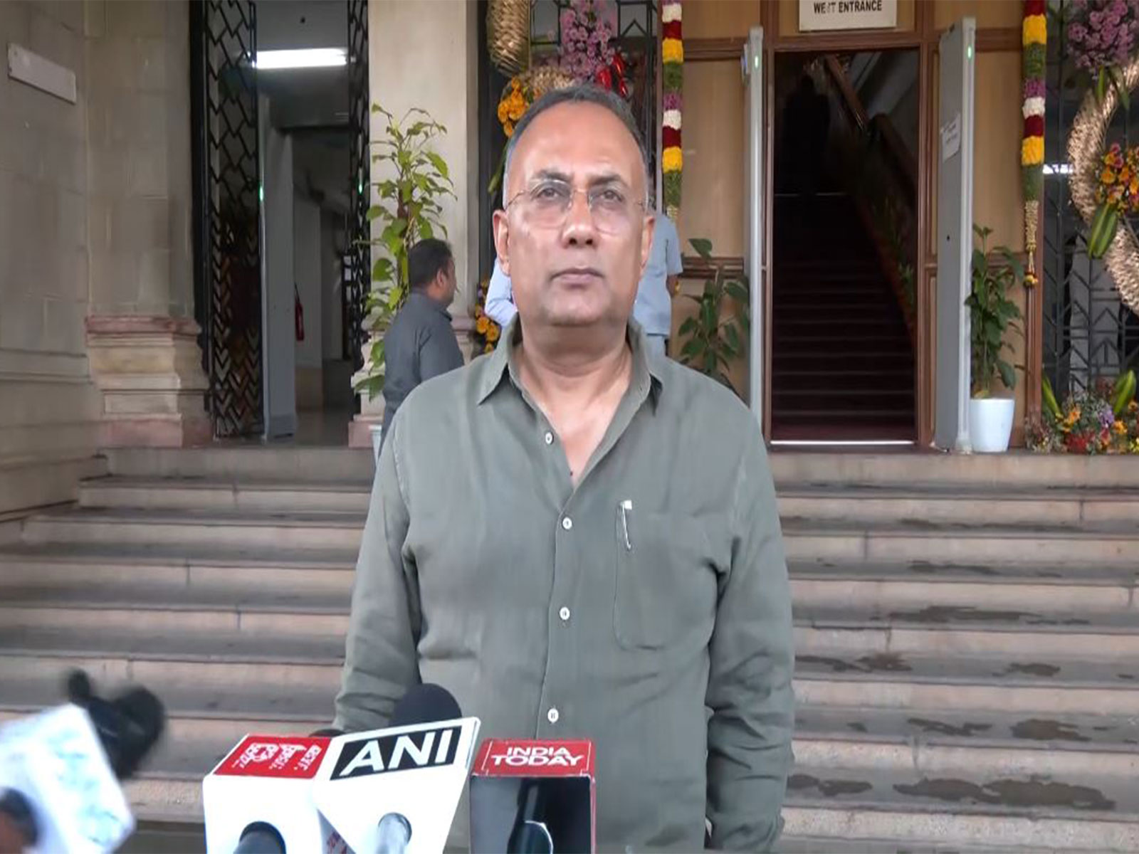 Karnataka Minister Dinesh Gundu Rao (Photo/ANI) Karnataka Minister Dinesh Gundu Rao (Photo/ANI)