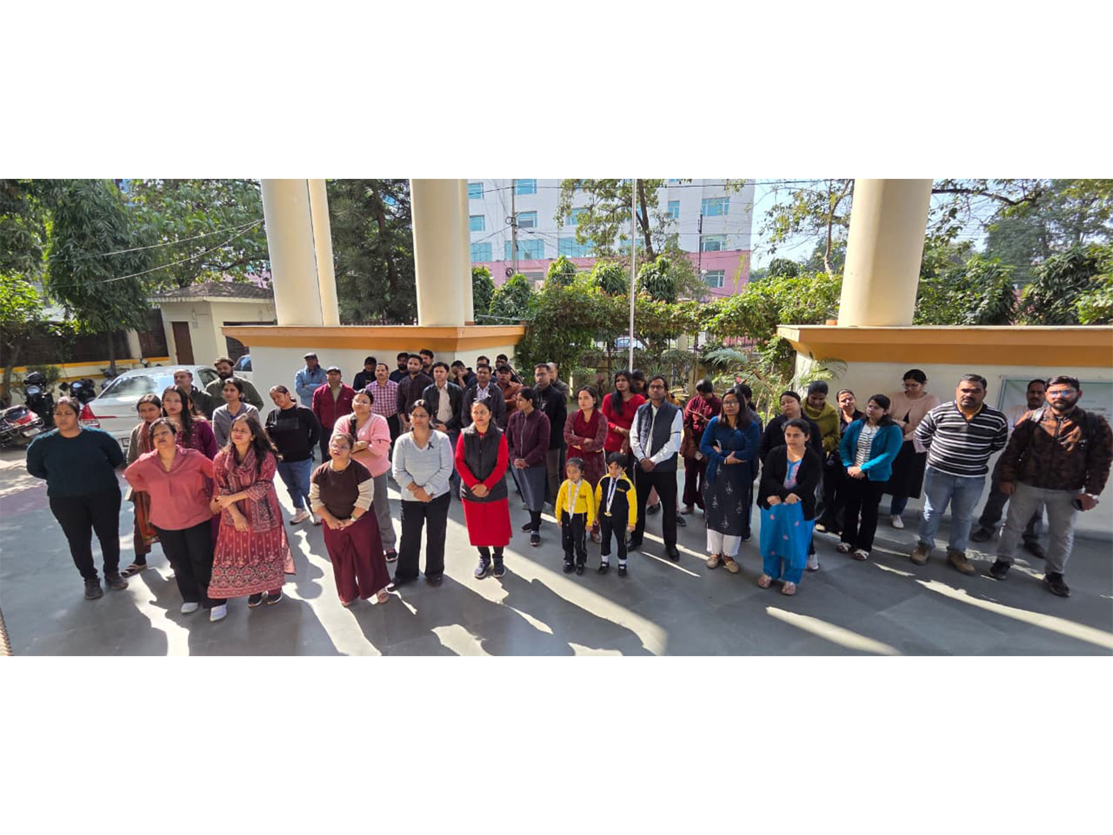 FCI Employees launch ‘Black fortnight’ protest in Lucknow (Photo/ANI)