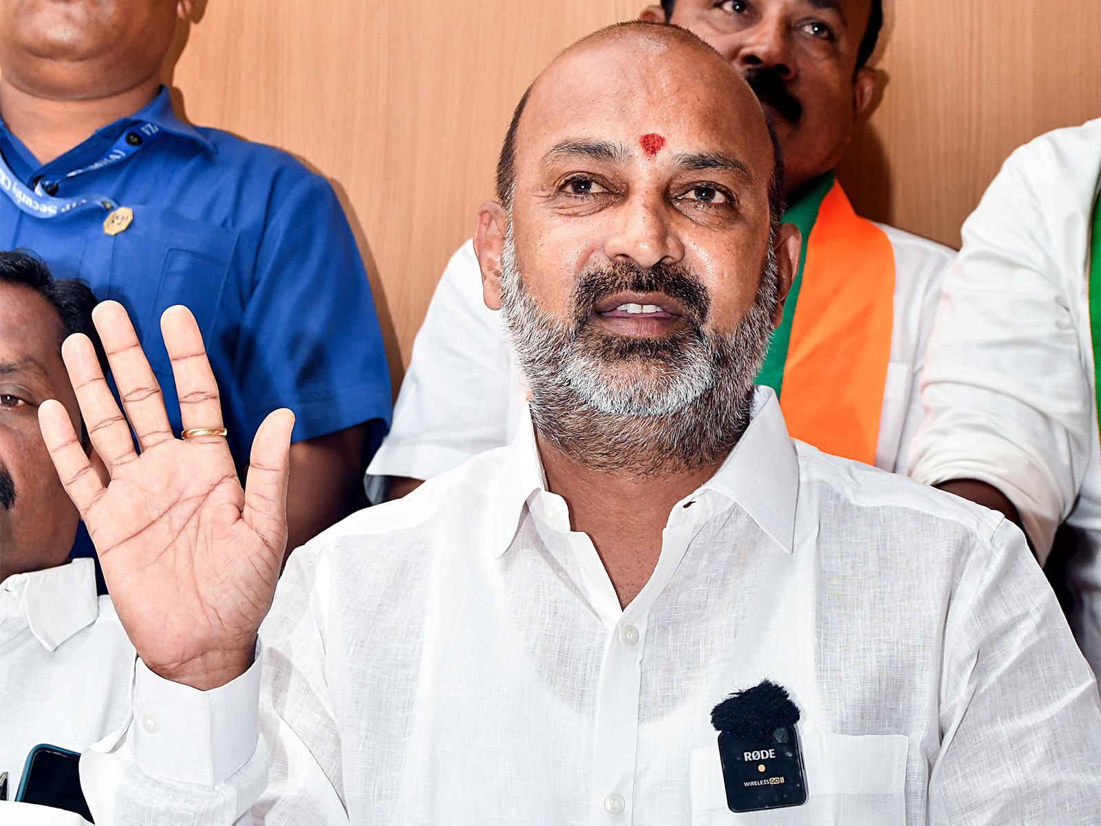 Bandi Sanjay alleges Congress “orchestrated killing” of BJP candidate Mahadevappa