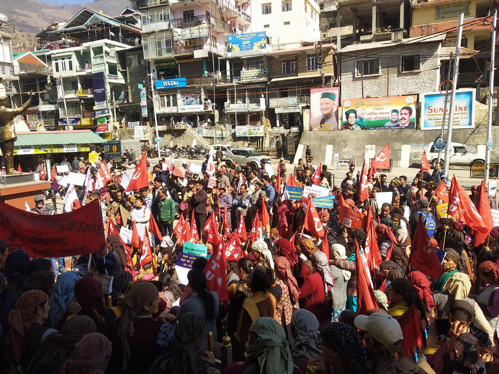 HP apple growers demand rollback of labour codes (Photo/ANI)
