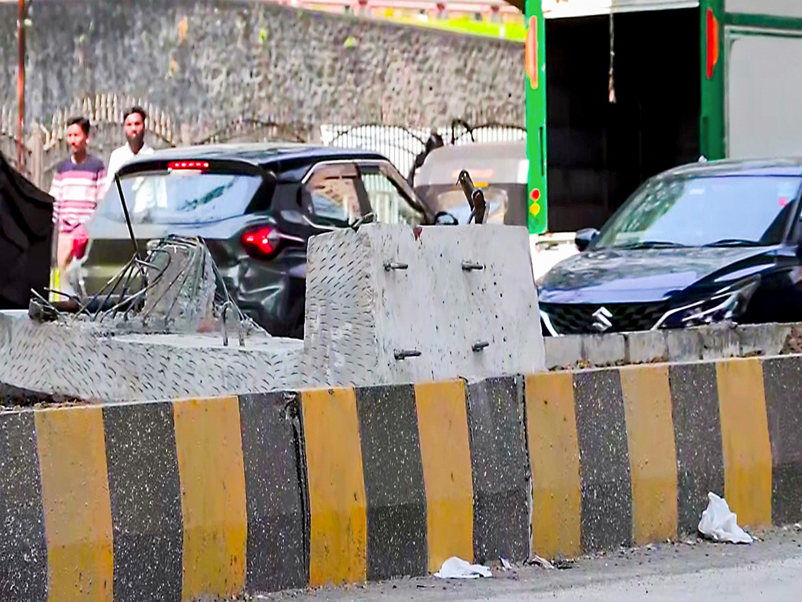 Cement Metro Pillar Collapses on Rickshaw in Mumbai’s Mulund. (Photo/ANI)