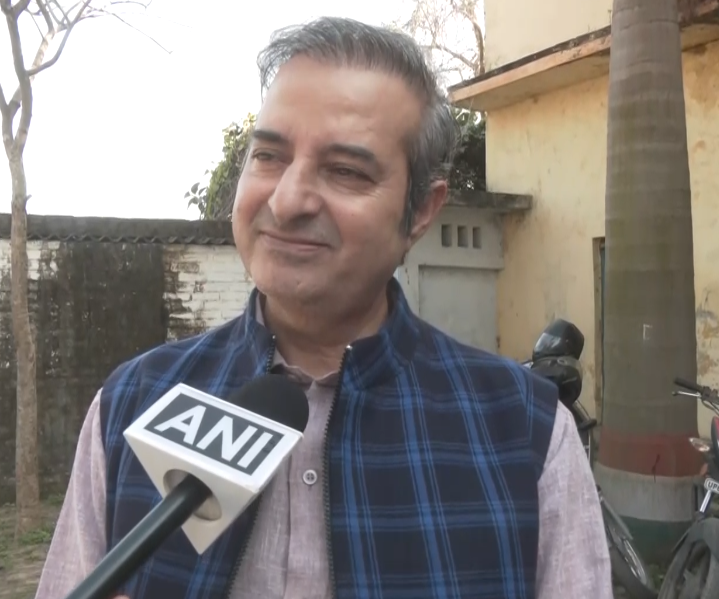 ‘Kabir Banaam Tulsi’ actors Chandan Roy, Anushka Kaushik arrive in Varanasi to begin shooting