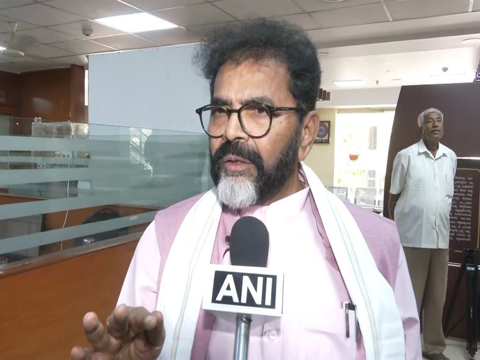 BJP leader Chalavadi Narayanaswamy (Photo/ANI)