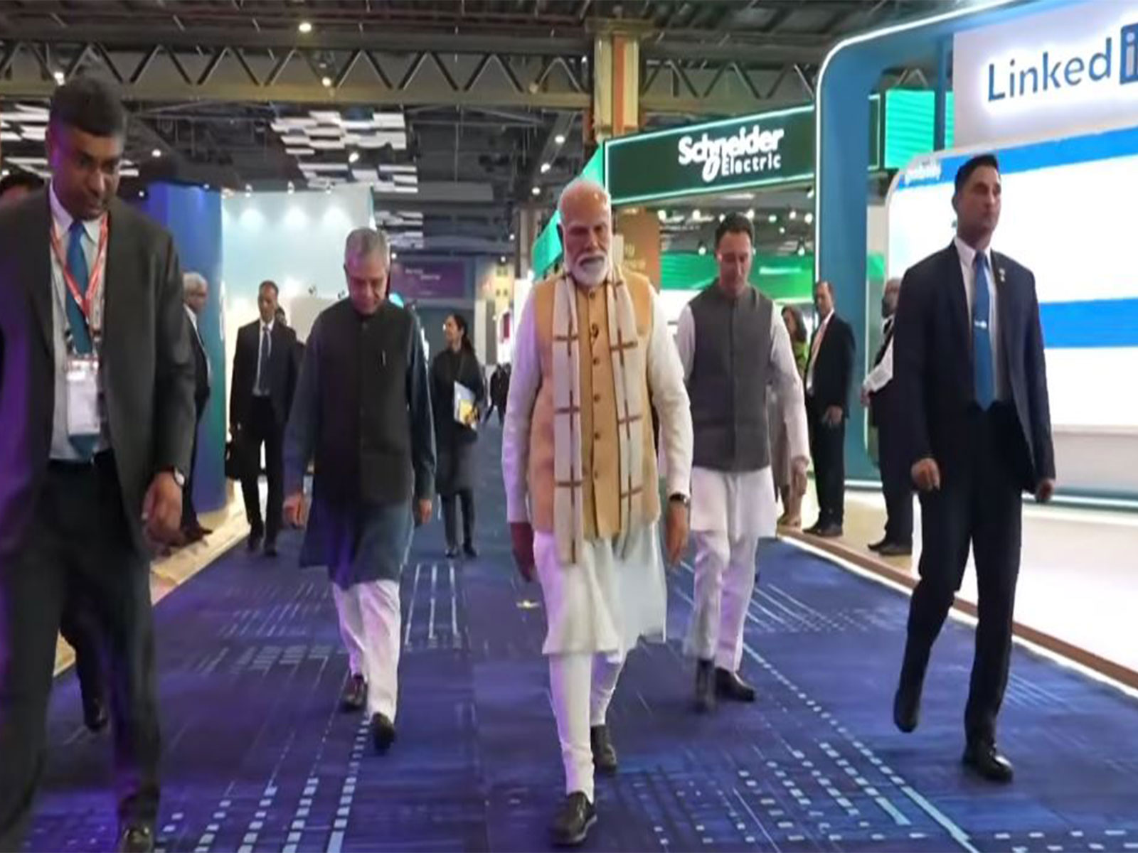 Prime Minister Narendra Modi with Union Minister Ashwini Vaishnaw and MoS Jitin Prasada(Photo/Youtube@NarendraModi) Prime Minister Narendra Modi with Union Minister Ashwini Vaishnaw and MoS Jitin Prasada(Photo/Youtube@NarendraModi)