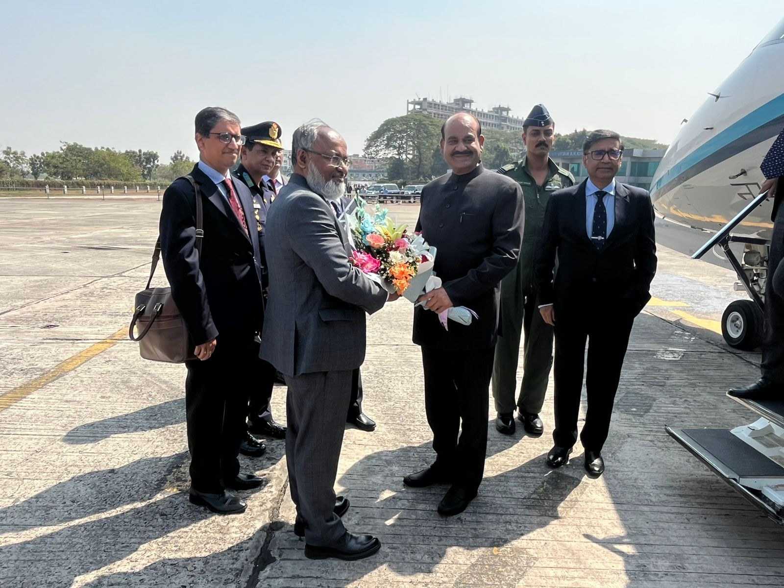 Lok Sabha Speaker Om Birla being received by Bangladesh Foreign Ministry Secretary Nazrul Islam upon his arrival in Dhaka on Tuesday. (Photo: High Commission of India) Lok Sabha Speaker Om Birla being received by Bangladesh Foreign Ministry Secretary Nazrul Islam upon his arrival in Dhaka on Tuesday. (Photo: High Commission of India)