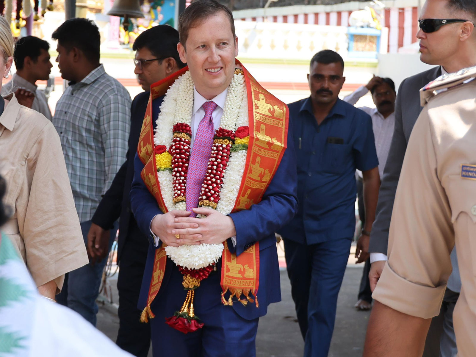 US Ambassador Sergio Gor visits the Gavi Gangadhareshwara Temple in Bengaluru (Photo/@Tejasvi_Surya)