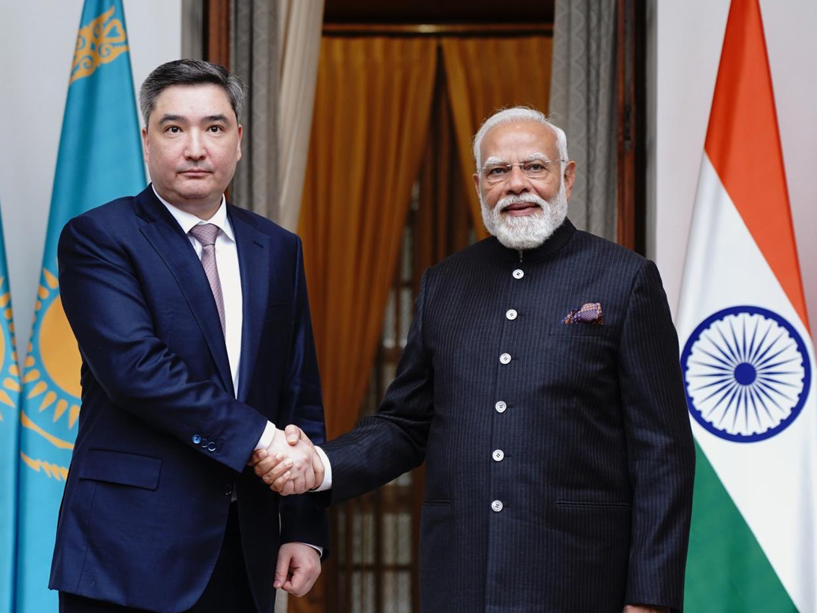 Prime Minister Narendra Modi with Kazakhstan Prime Minister Olzhas Bektenov (Photo: XMEAIndia)