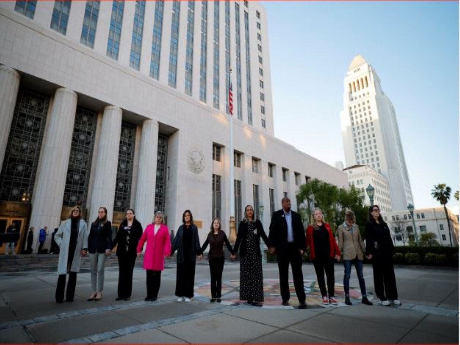 Parents, who say they lost their children because of social media, stand outside US court holding hands ahead of Meta Platforms CEO Mark Zuckerberg's testimony (Photo/ Reuters)
