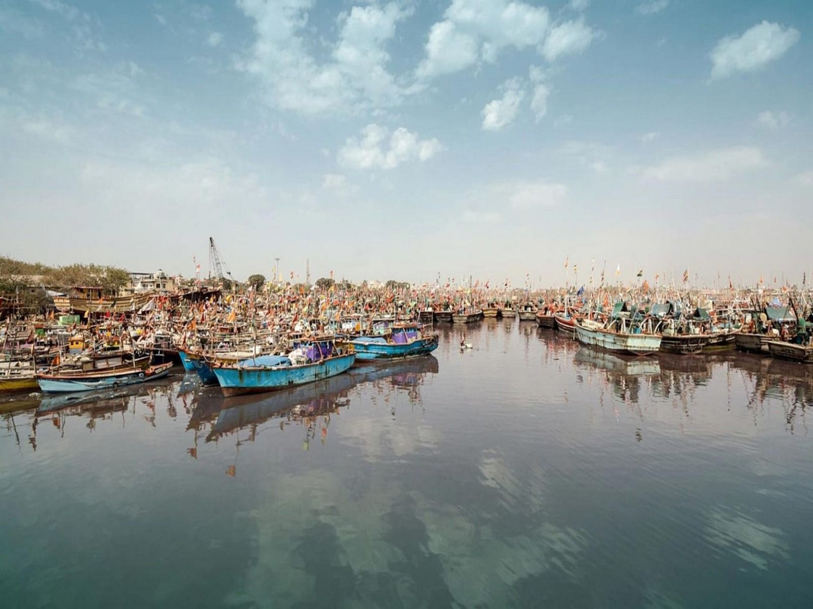 Union Minister Rajiv Ranjan Singh to launch Access pass for Fishing in Economic Exclusive Zone (EEZ) at Veraval (Photo/GujaratCMO) Union Minister Rajiv Ranjan Singh to launch Access pass for Fishing in Economic Exclusive Zone (EEZ) at Veraval (Photo/GujaratCMO)