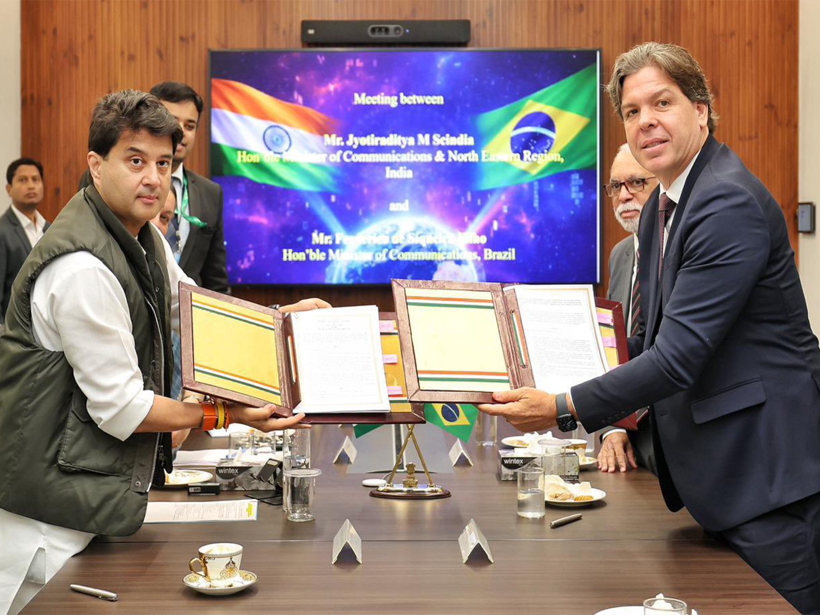 Union Minister of Communications Jyotiraditya Scindia with his Brazilian counterpart Frederico de Siqueira Filho (Photo: X/JM_Scindia) Union Minister of Communications Jyotiraditya Scindia with his Brazilian counterpart Frederico de Siqueira Filho (Photo: X/JM_Scindia)